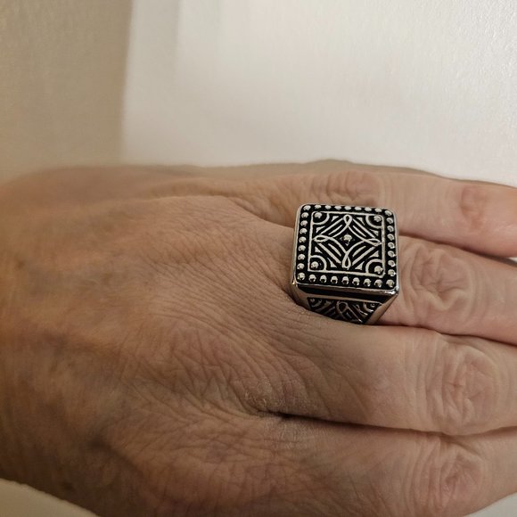 Caroline Neron ring size 7 - Picture 1 of 4